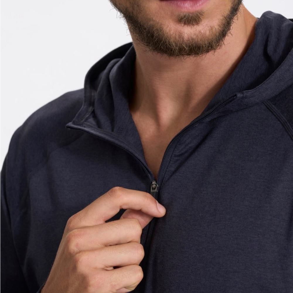 NWT Men’s Vuori “Ponto Performance 1/2 Zip Hoodie”. XL & in a “Midnight Heather” - Picture 5 of 13